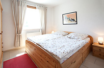 Schlafzimmer 1 mit Doppelbett